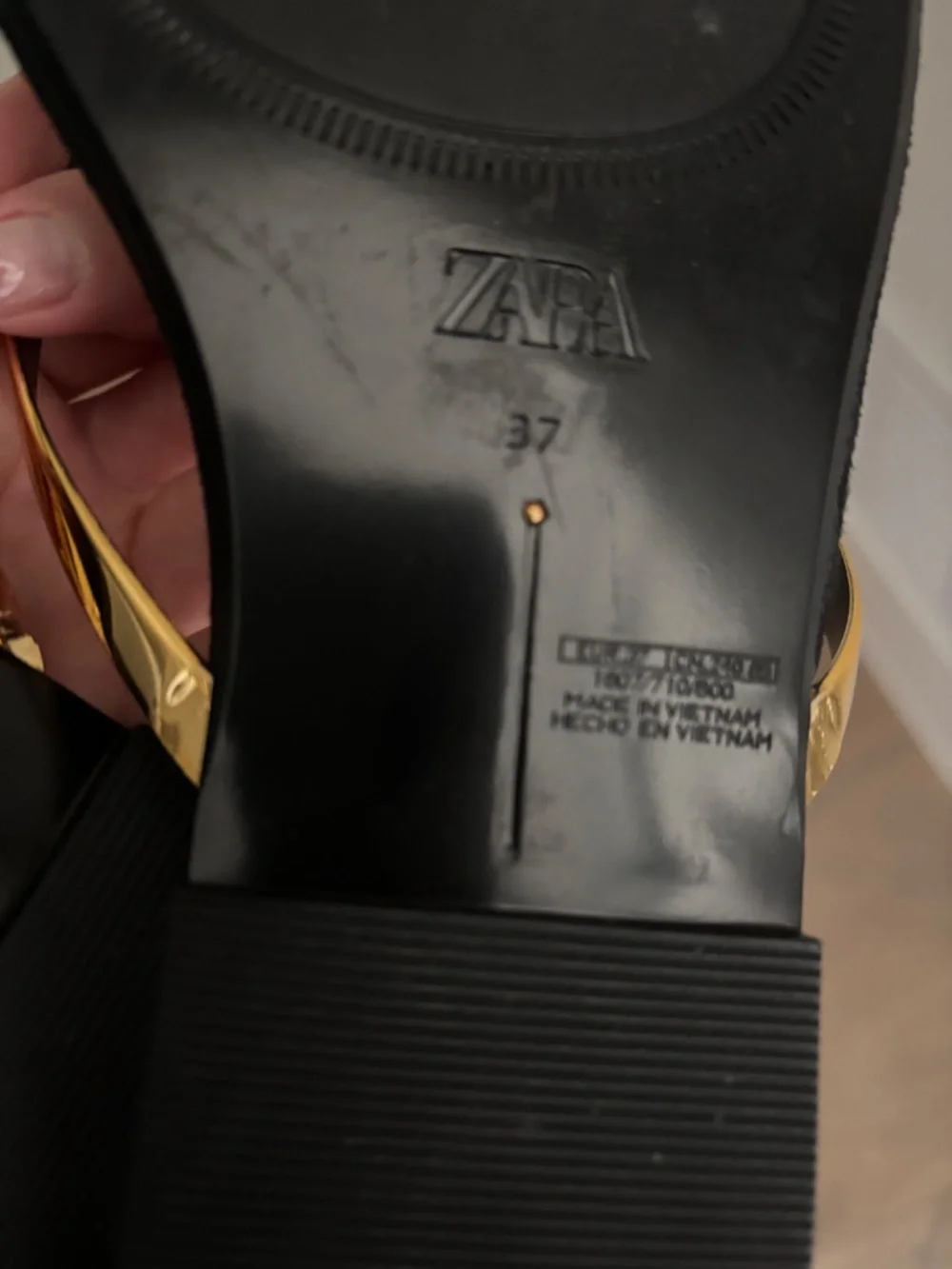 Zara Flip Flops Metallic Gold - Picture 4 of 5